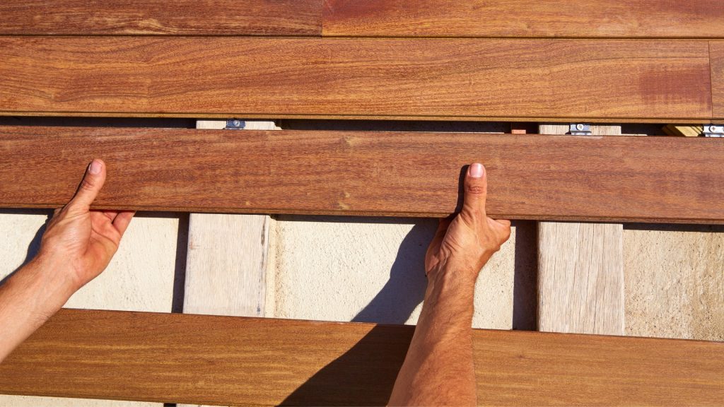 Tips Memilih Decking Kayu Ulin Berkualitas
