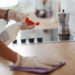 Tips Cara Pembersihan Permukaan Decking yang Benar agar Tetap Bersih, Indah, dan Bebas Lumut